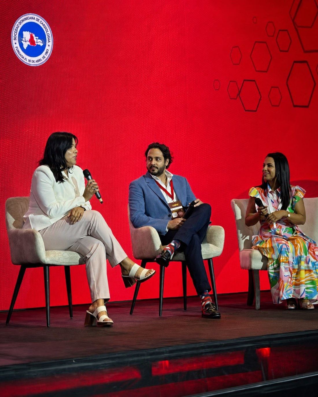 Dr. Smester en panel de la Sociedad Dominicana de Cardiología